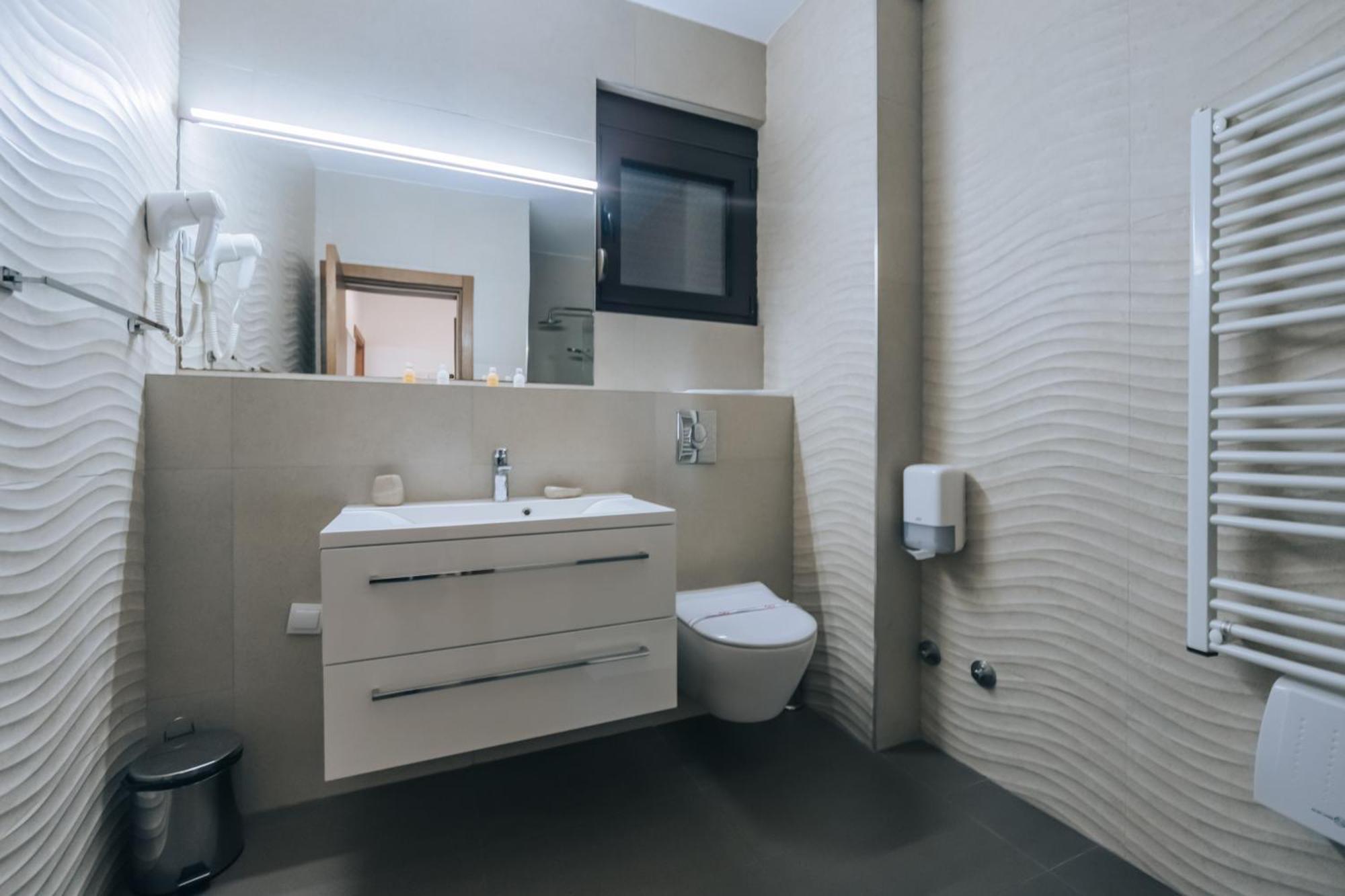 Apartments Kuce Lekovica Beach & Snack Bar- Bistro Rum bild