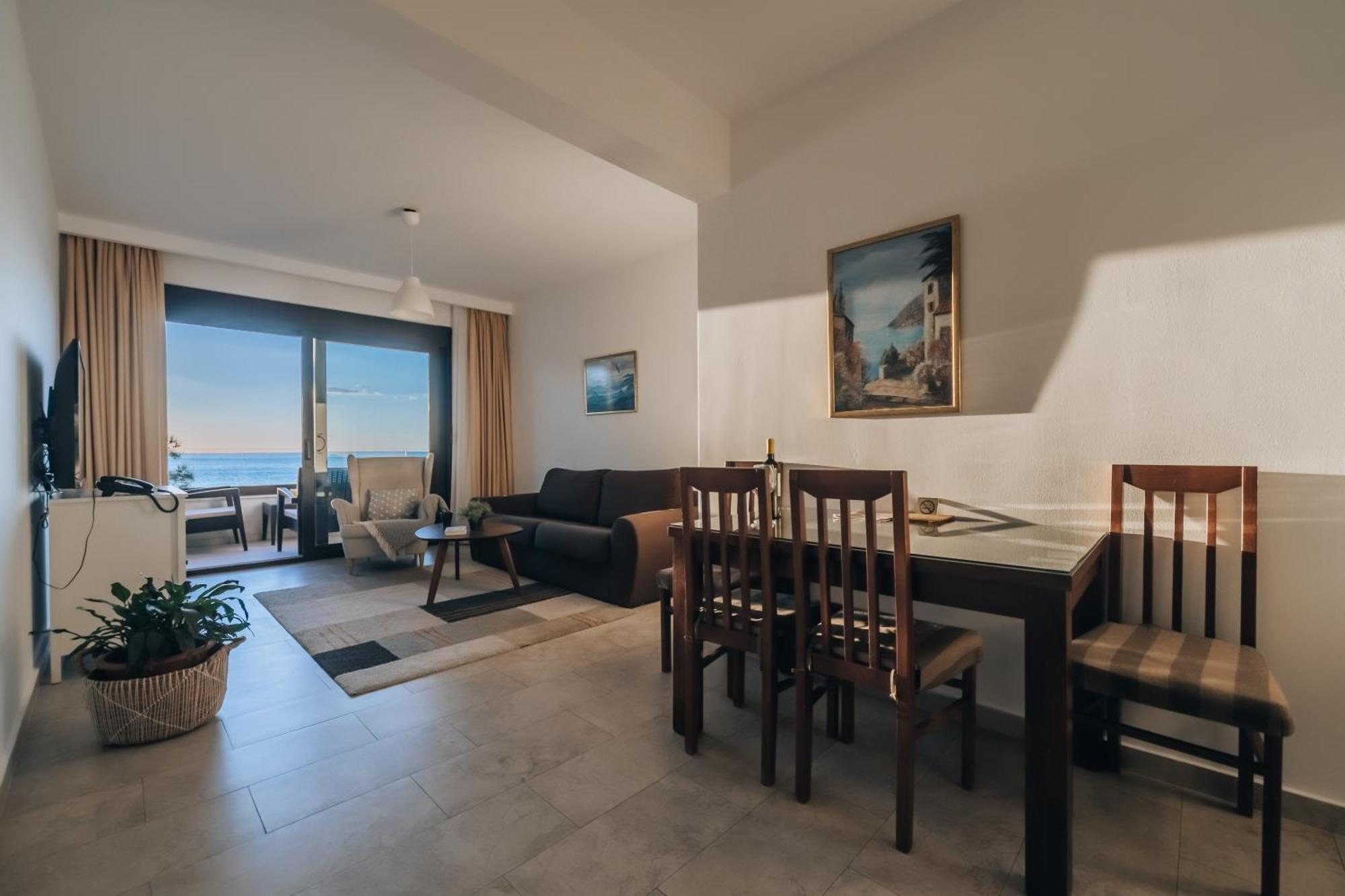 Apartments Kuce Lekovica Beach & Snack Bar- Bistro Rum bild