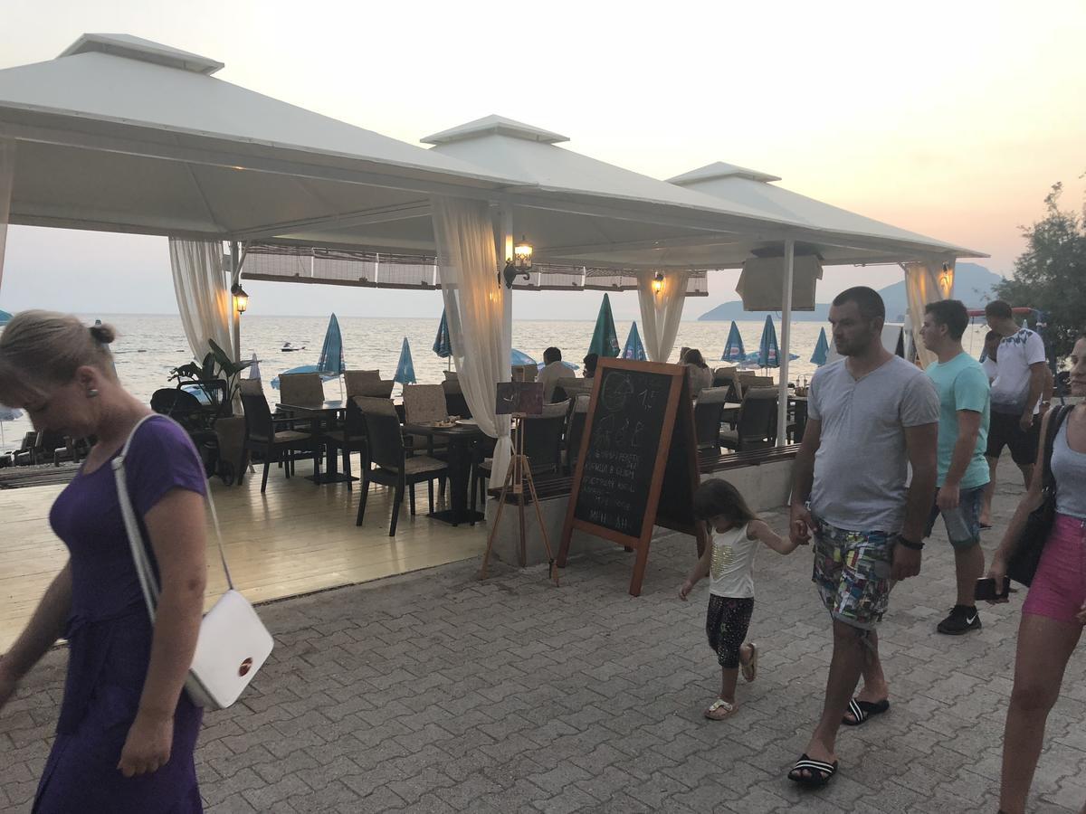 Apartments Kuce Lekovica Beach & Snack Bar- Bistro Exteriör bild