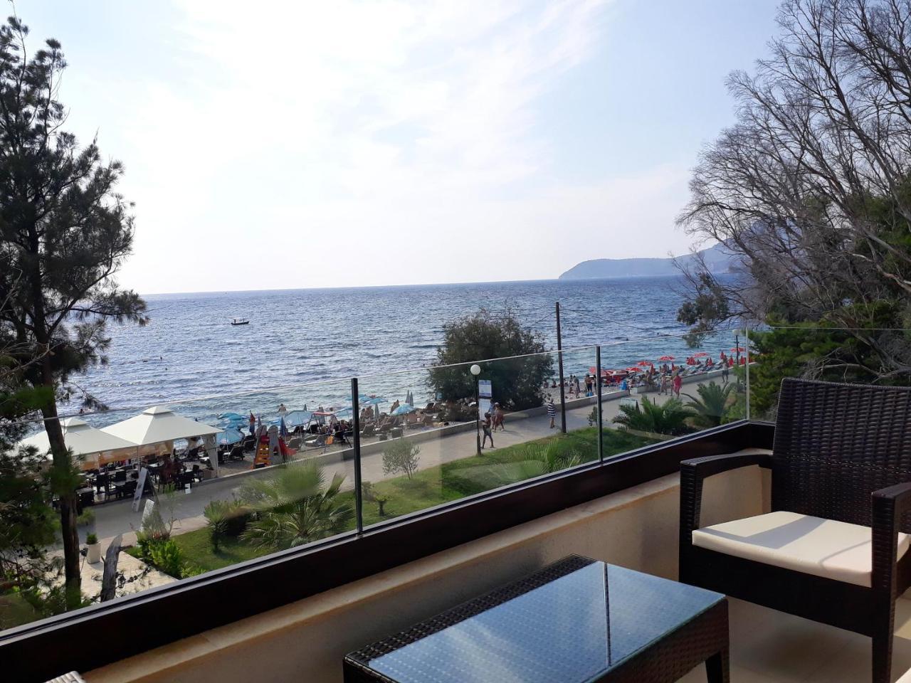 Apartments Kuce Lekovica Beach & Snack Bar- Bistro Exteriör bild