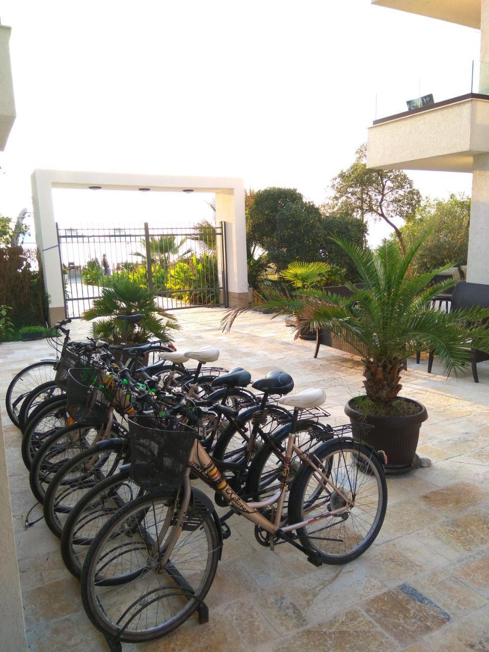 Apartments Kuce Lekovica Beach & Snack Bar- Bistro Exteriör bild