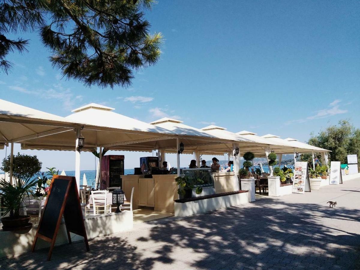 Apartments Kuce Lekovica Beach & Snack Bar- Bistro Exteriör bild