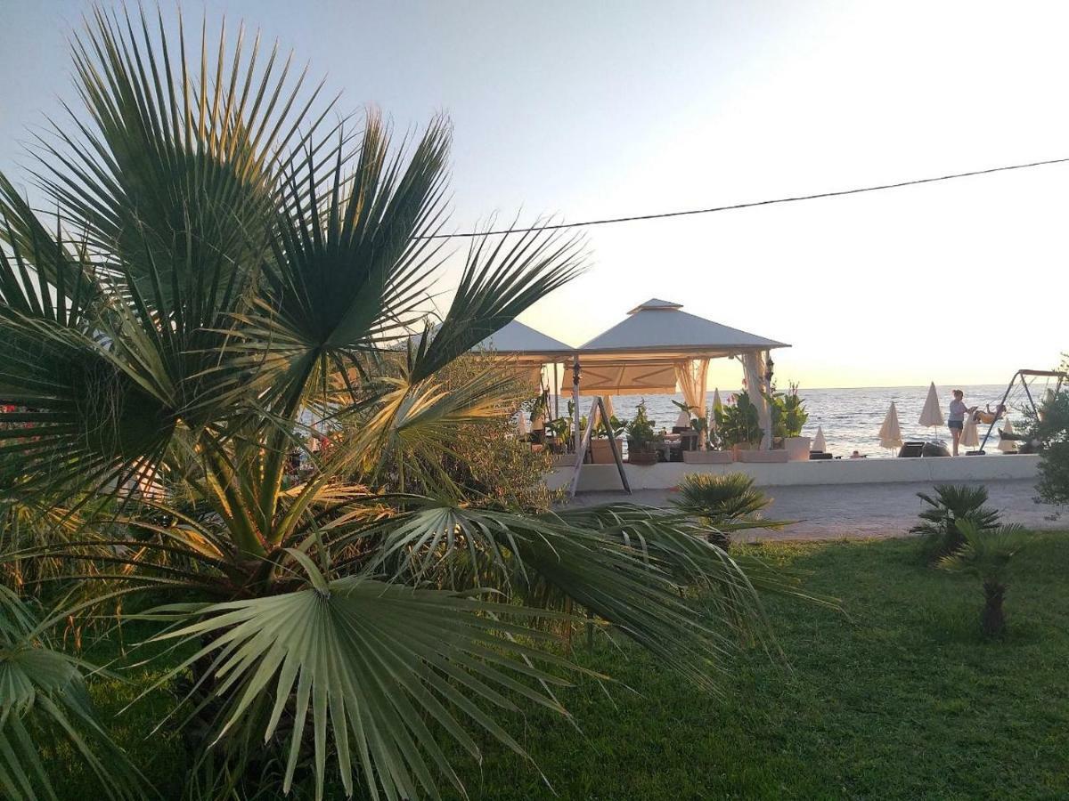 Apartments Kuce Lekovica Beach & Snack Bar- Bistro Exteriör bild